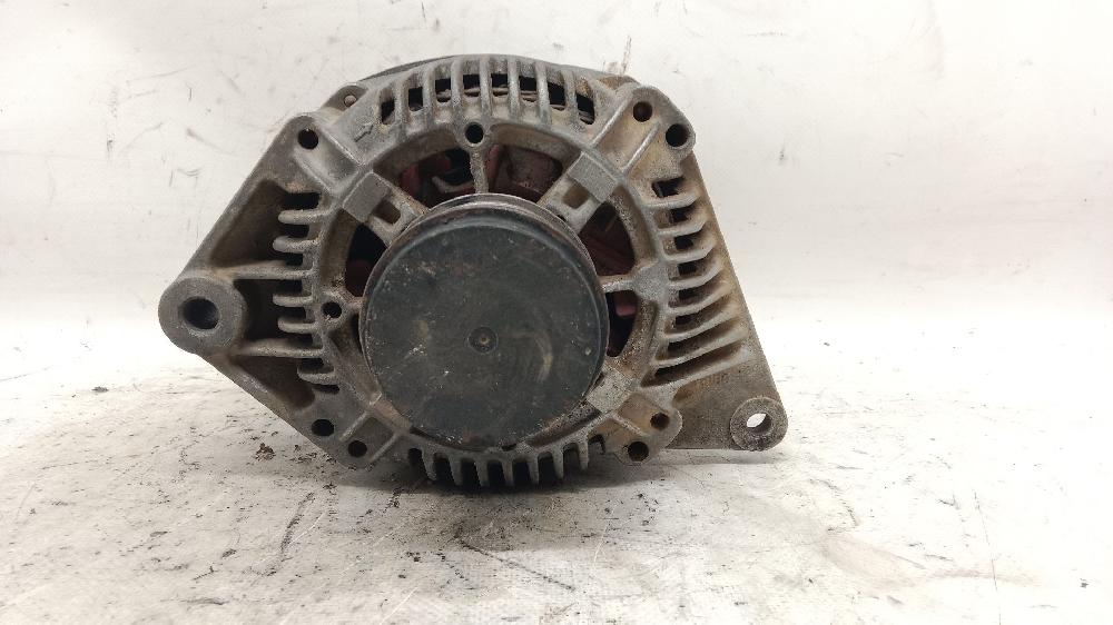 Alternator F9Q 8200054588 de Renault Megane i (ba0/1_) 1996-2003 80 CV con 158269 km - pieza usada