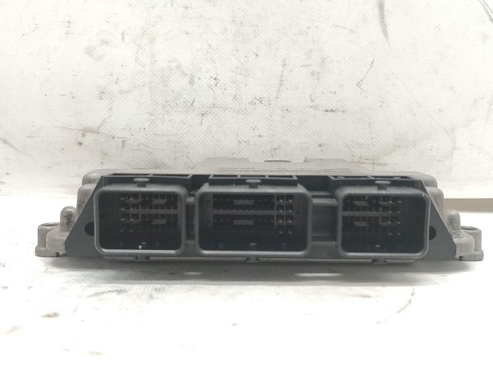Switchboard engine uce F9Q 0281011776 de Renault Megane ii (bm0/1_, cm0/1_) 2002-2008 120 CV con 102587 km - pieza usada