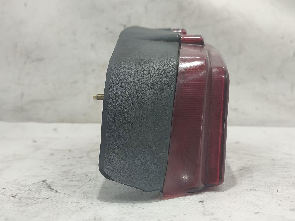 Faro posteriore destro HDZ 635184 de Peugeot 106 i (1a, 1c) 1991-1996 60 CV con 132871 km - pieza usada