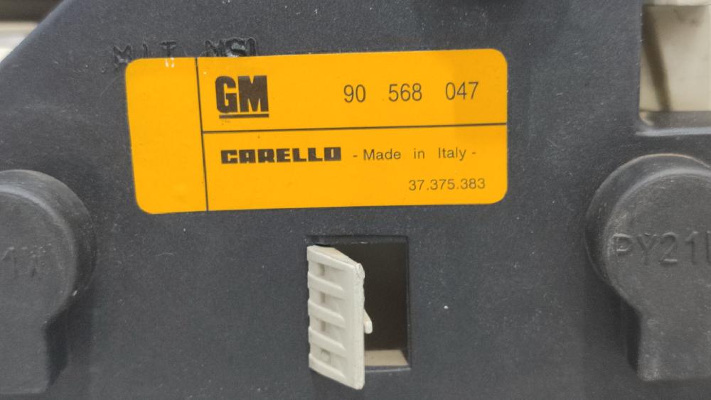 Piloto trasero izquierdo X17DT 90568047 de Opel Vectra b (j96) 1995-2002 82 CV con 193237 km - pieza usada
