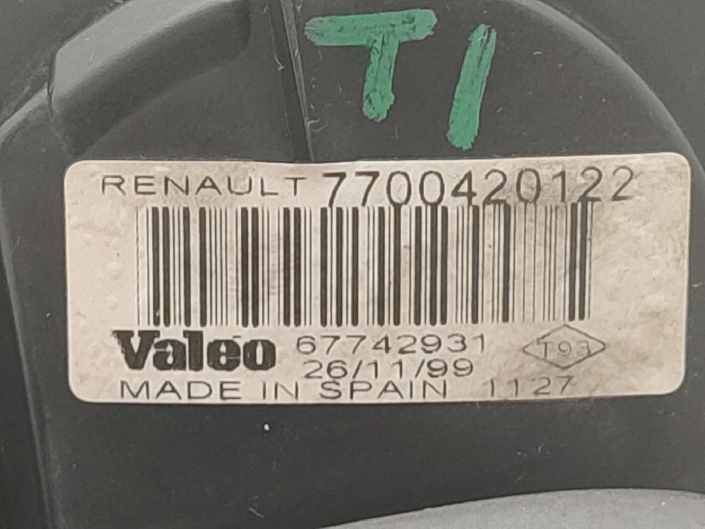 Rear lamp lh F9Q 7700420122 de Renault Laguna i (b56_, 556_) 1997-2001 98 CV con 187509 km - pieza usada