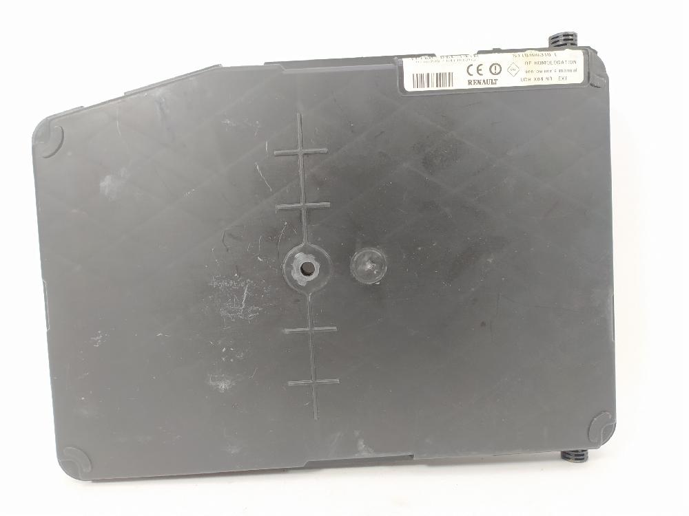 Caja de relés / fusibles F9Q812 8200309693 de Renault Scénic ii (jm0/1_) 2003-2006 120 CV con 204335 km
