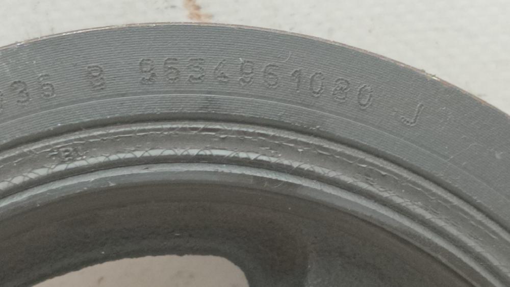 Kurbelwelle riemenscheibe 9HZ 9654961080 de Peugeot 1007 (km_) 2005-2008 109 CV con 174603 km - pieza usada