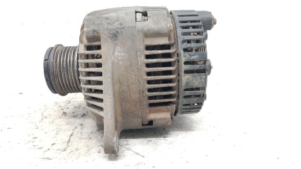 Alternator F9Q 8200054588 de Renault Megane i (ba0/1_) 1996-2003 80 CV con 158269 km - pieza usada