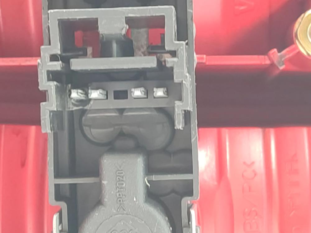 Scheinwerfer hinten rechts F4R 8200014360 de Renault Vel satis (bj0_) 2002-0 163 CV con 162486 km - pieza usada