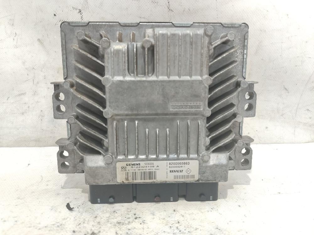 Motorsteuergerät K9K 8200565863 de Renault Megane ii (bm0/1_, cm0/1_) 2002-2008 106 CV con 185247 km