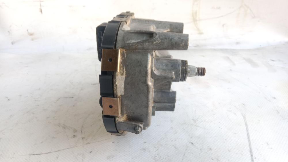 Motor limpia delantero RHR 0390241722 de Peugeot 407 (6d_) 2004-2010 136 CV con 145324 km - pieza usada