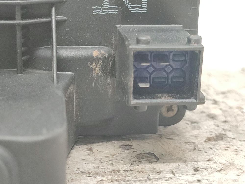 Cerradura puerta trasera derecha Y20DTH 24414135 de Opel Astra g hatchback (t98) 1998-2009 101 CV con 164759 km - pieza usada