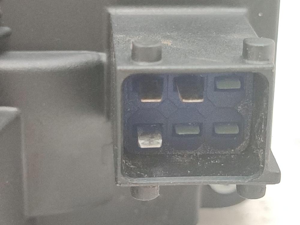 Cerradura puerta trasera derecha Y20DTH 24414135 de Opel Zafira a monospace (t98) 1999-2005 101 CV - pieza usada