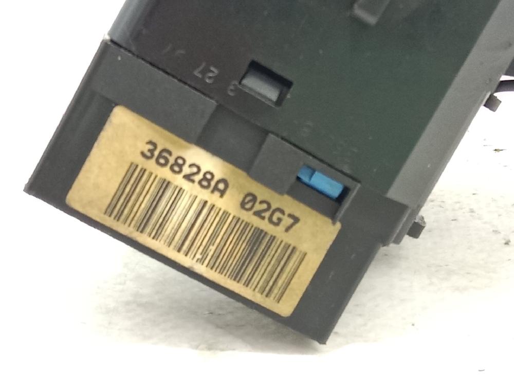 Mando intermitentes CG10 54353334 de Nissan Micra ii (k11) 1992-2000 54 CV con 208199 km - pieza usada