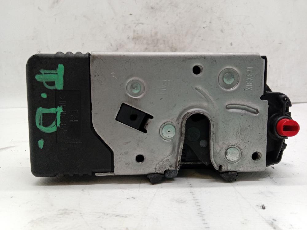 Cerradura puerta trasera derecha Z16SE 24414135 de Opel Astra g sedán (t98) 1998-2000 84 CV con 163286 km