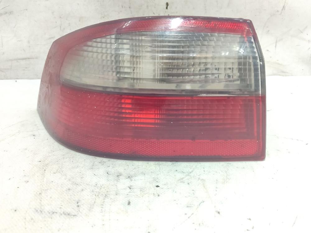 Fanale posteriore sinistro F9Q 8200002473 de Renault Laguna ii (bg0/1_) 2001-2007 100 CV con 185249 km