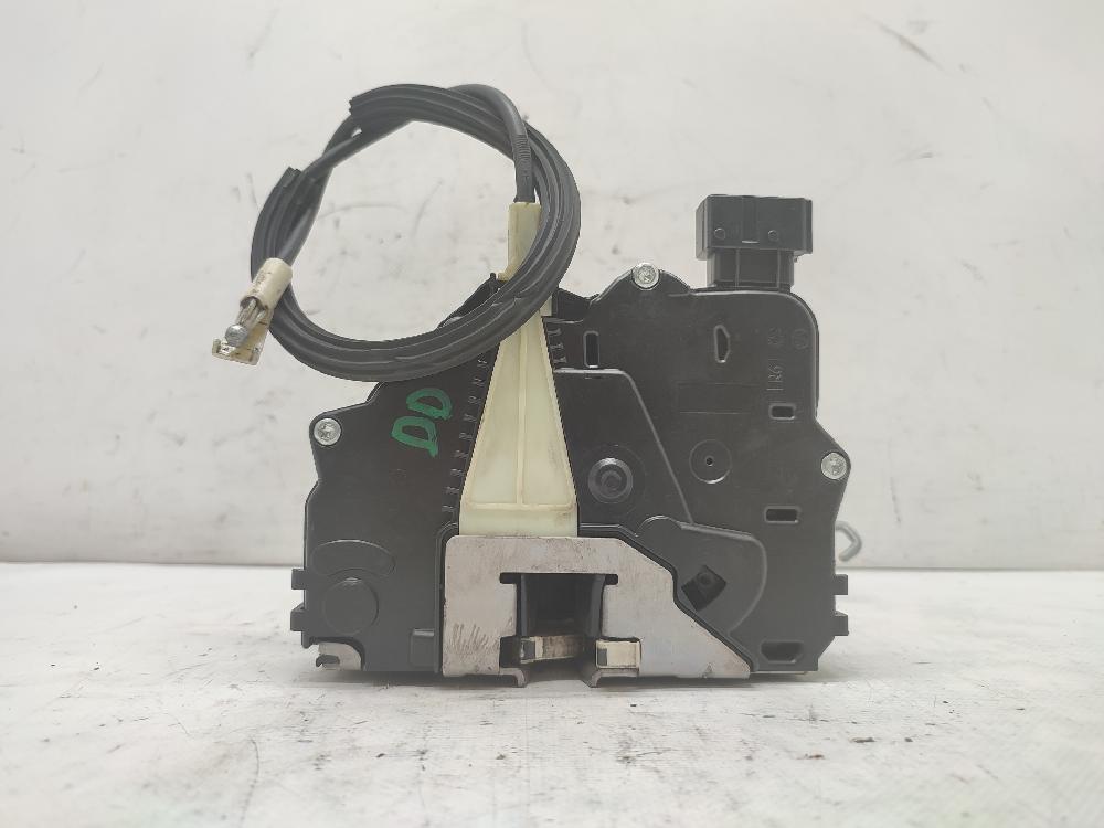 Serrure avant droit B14XER 13431840 de Opel Corsa e 2014-2016 90 CV con 124306 km