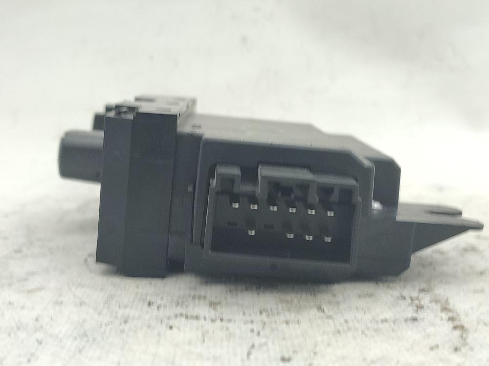 Mando elevalunas delantero derecho D5244T 30658117 de Volvo S60 i (384) 2001-2010 163 CV con 386312 km - pieza usada