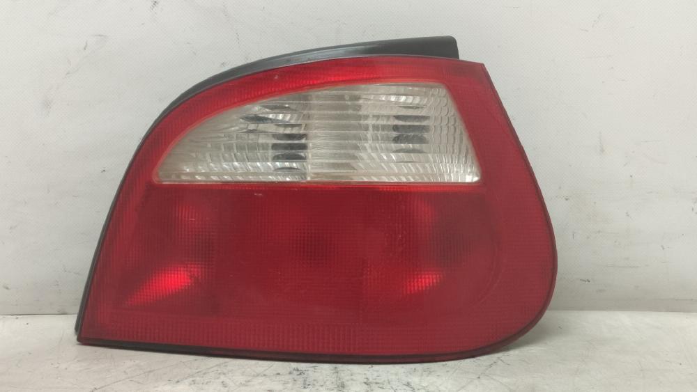 Scheinwerfer hinten rechts F9Q 7700428321 de Renault Megane i fase 2 berlina (ba0) 1999-2002 98 CV con 188704 km