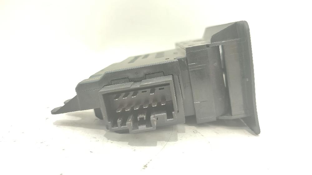 Mando elevalunas delantero derecho D5244T 30658117 de Volvo S60 i (384) 2001-2010 185 CV con 197779 km - pieza usada