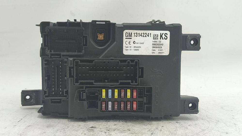 Caja de relés / fusibles Z13DTH 13142241 de Opel Corsa d (s07) 2011-2014 90 CV con 357112 km
