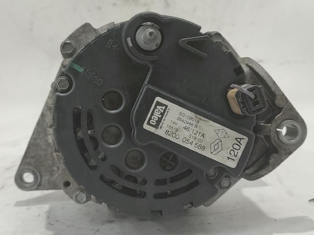 Alternador F9Q 8200054588 de Renault Megane i classic (la0/1_) 1997-2001 102 CV con 181934 km - pieza usada