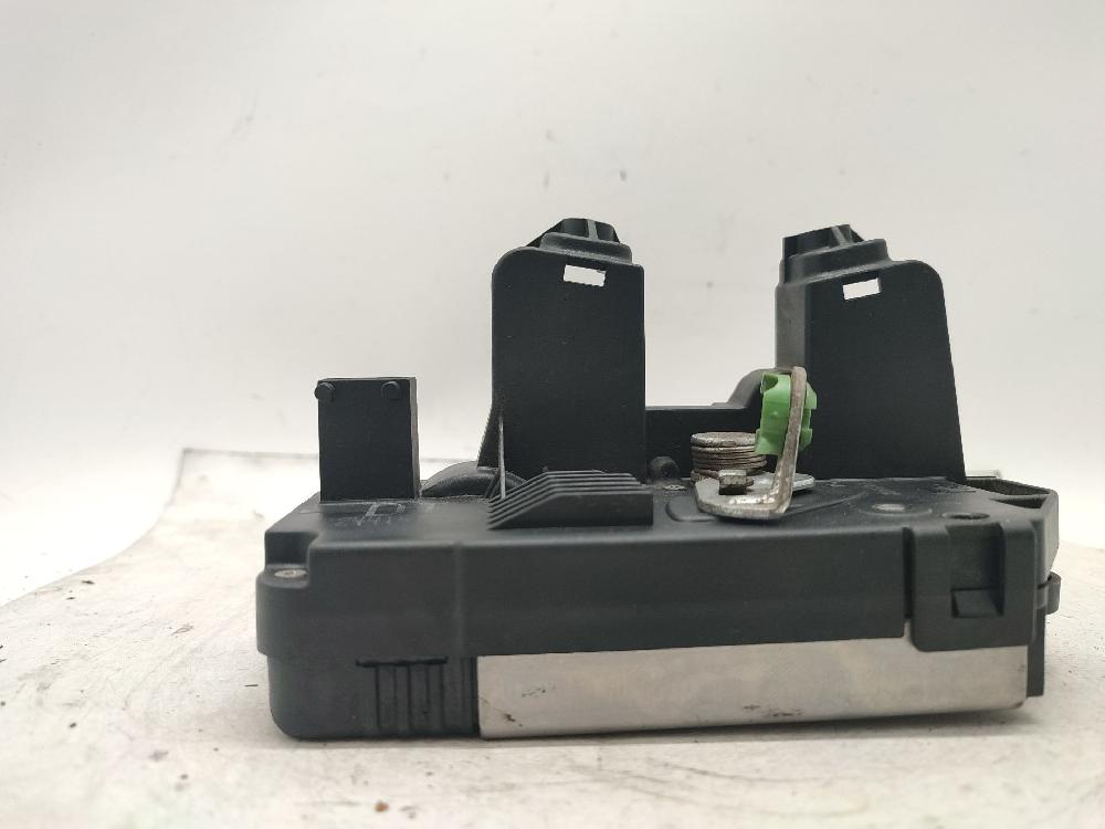 Cerradura puerta trasera derecha Y17DT 24414135 de Opel Astra g hatchback (t98) 1998-2009 75 CV con 138643 km - pieza usada