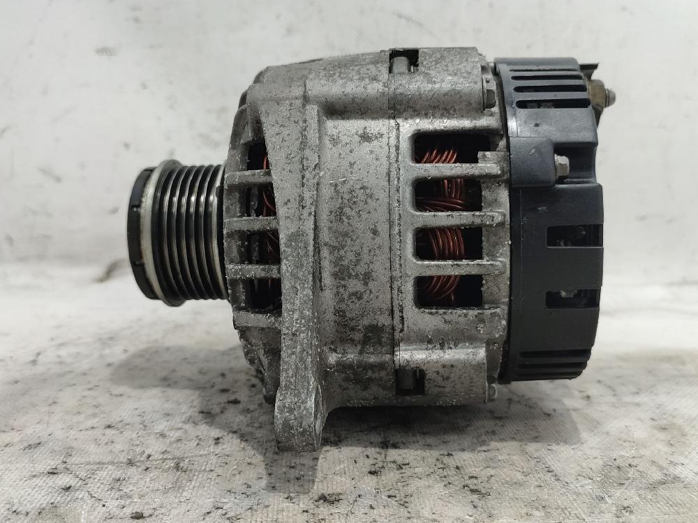 Alternator F9Q 8200054588 de Renault Megane i classic (la0/1_) 1997-2001 102 CV con 138741 km - pieza usada