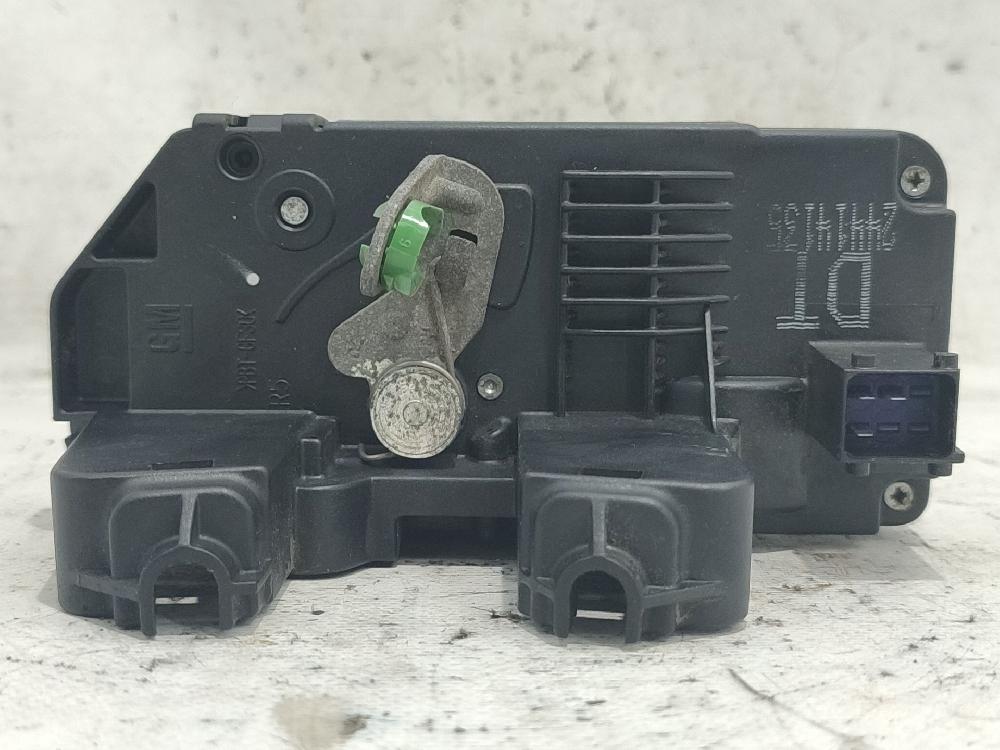 Cerradura puerta trasera derecha Y20DTH 24414135 de Opel Zafira a monospace (t98) 1999-2005 101 CV con 182337 km - pieza usada