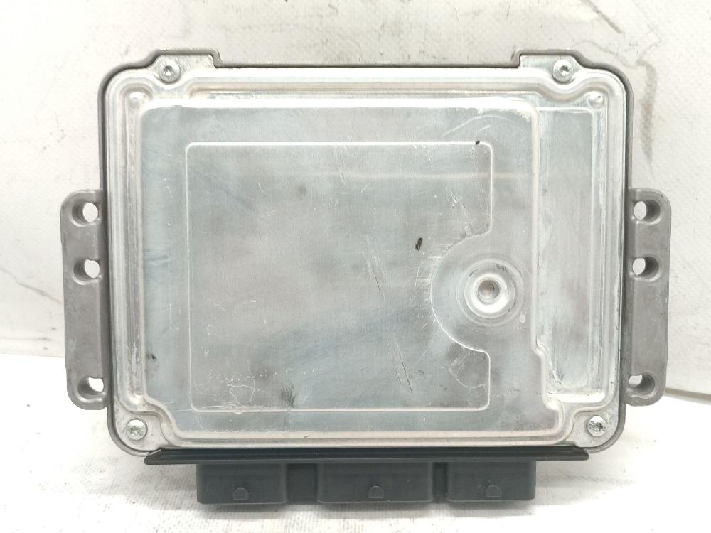 Switchboard engine uce F9Q 0281011776 de Renault Megane ii (bm0/1_, cm0/1_) 2002-2008 120 CV con 102587 km - pieza usada