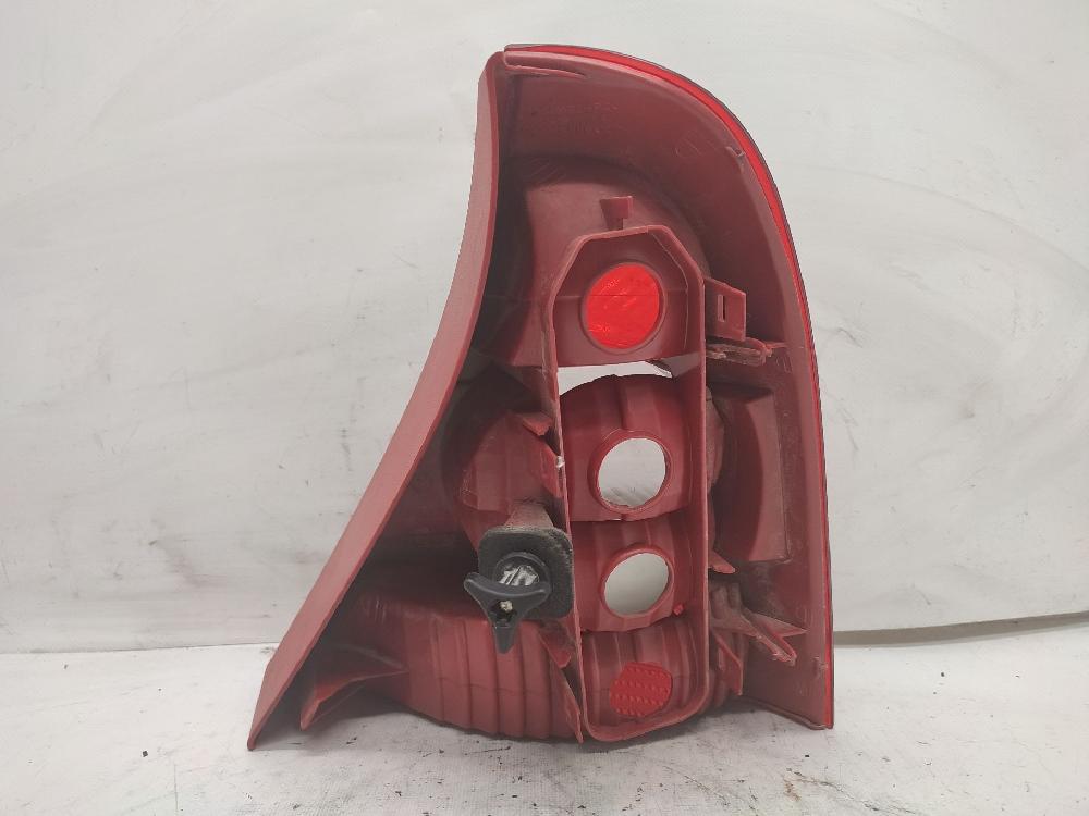 Pisca tras esquerdo D7F 8200071413 de Renault Clio ii (bb_, cb_) 2004-2016 58 CV - pieza usada