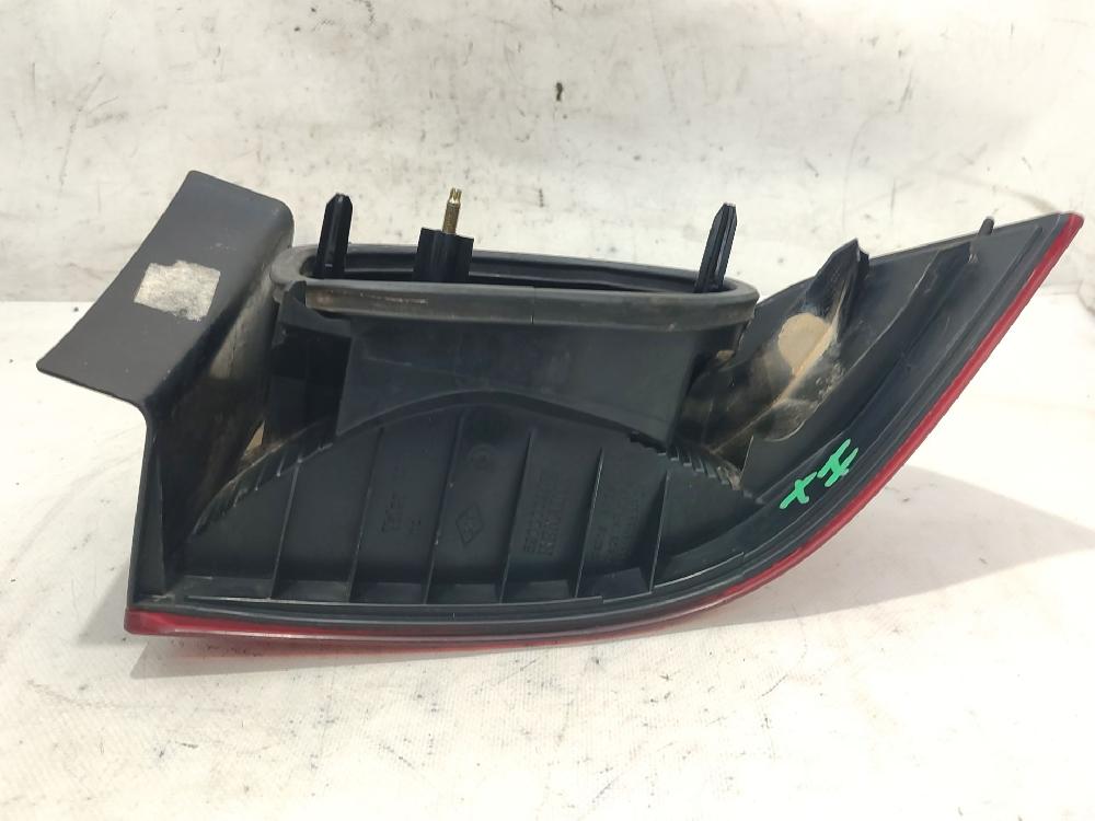 Fanale posteriore sinistro F9Q 8200002473 de Renault Laguna ii (bg0/1_) 2001-2007 100 CV con 185249 km - pieza usada