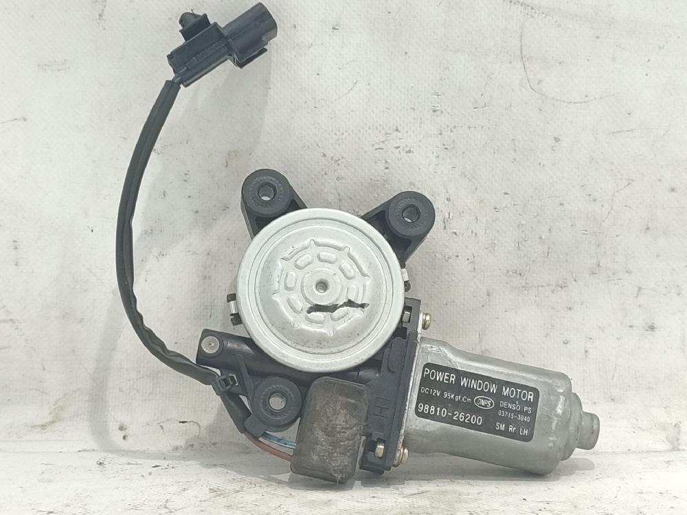 Motor elevalunas trasero izquierdo D4EAV 9881026200 de Hyundai Santa fé i (sm) 2001-2006 125 CV con 148965 km