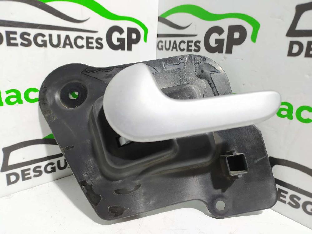 Maniglia interna anteriore sinistra Z17DTH 316053479 de Opel Meriva 2003-2008 101 CV