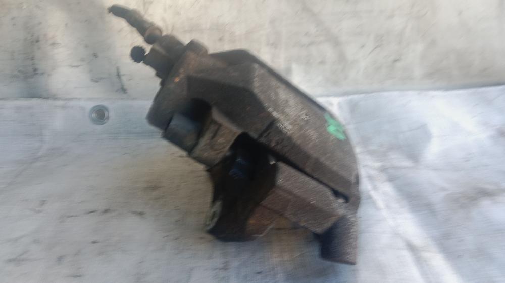 Pinza de freno delantera izquierda KKDA 1682876 de Ford Focus ii (da_, hcp, dp) 2005-2012 115 CV con 165428 km - pieza usada