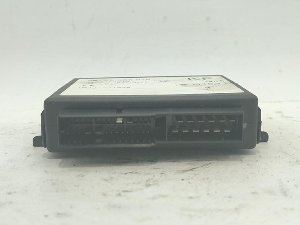 Módulo electronico Y20DTH 24437076 de Opel Zafira a monospace (t98) 1999-2005 101 CV con 119610 km - pieza usada