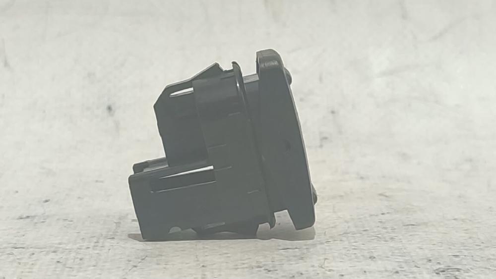 Comando do vidro tras direito QYBA 1428969 de Ford Mondeo iv turnier (ba7) 2009-2015 125 CV con 355642 km - pieza usada