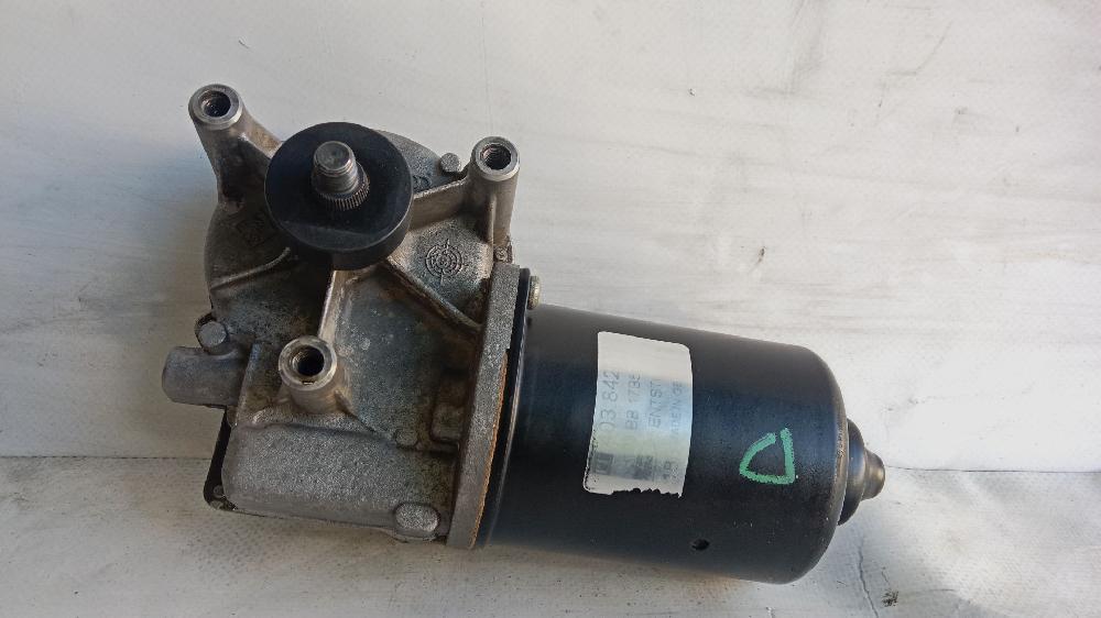 Motor limpia delantero RFN 1097546 de Ford Mondeo ii (bap) 1996-2000 90 CV con 197425 km