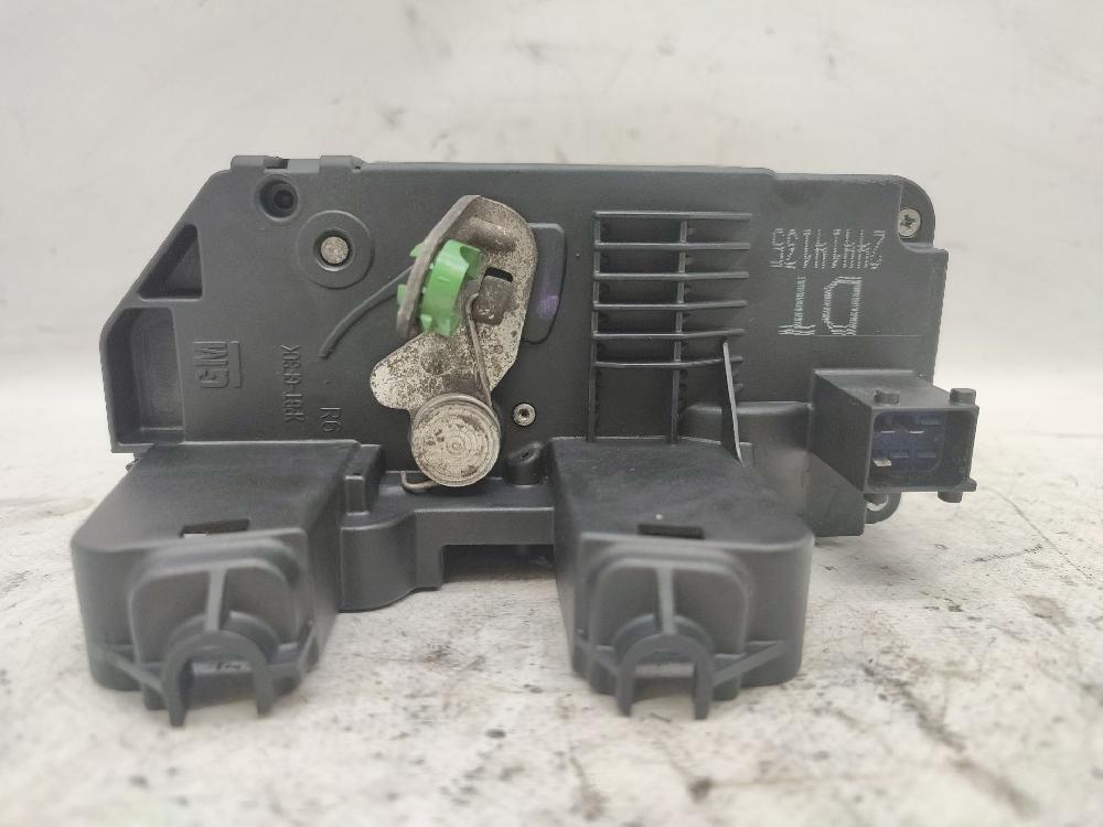 Cerradura puerta trasera derecha Y20DTH 24414135 de Opel Zafira a monospace (t98) 1999-2005 101 CV - pieza usada