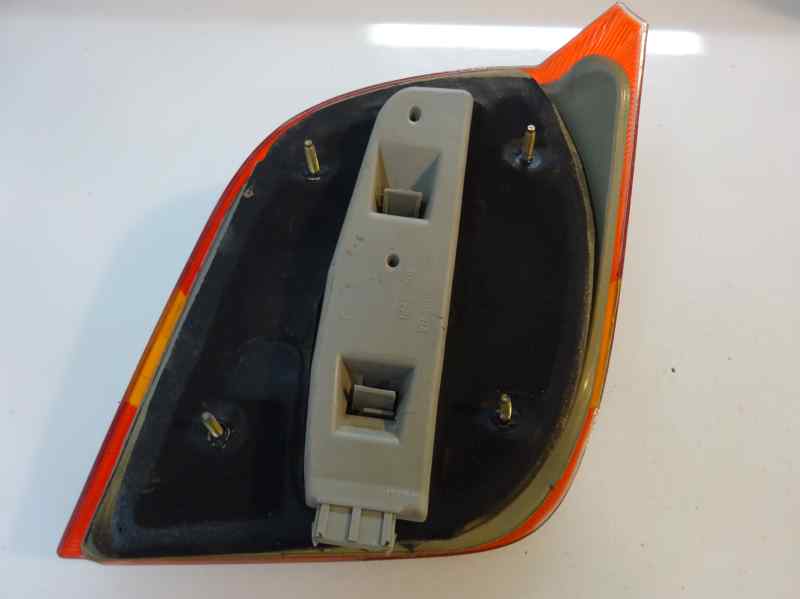 PILOTO TRASERO IZQUIERDO FORD FIESTA 1.1 MT 49CV | 36KW
