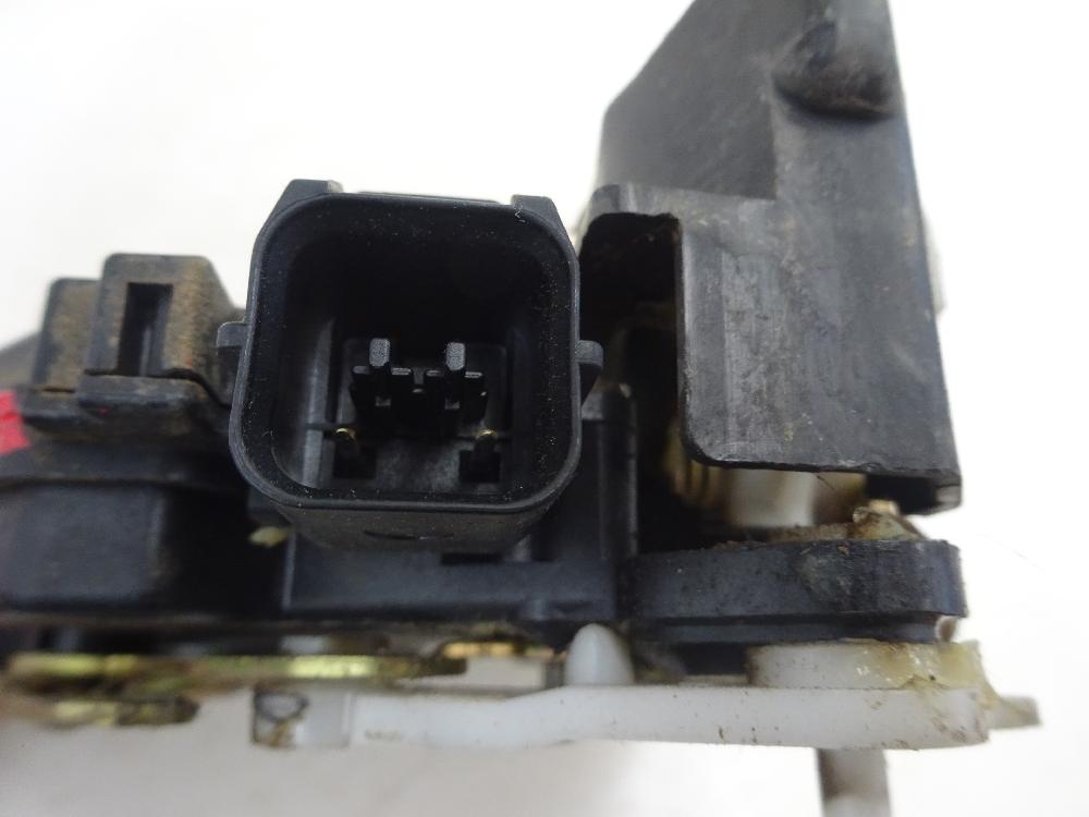CERRADURA PUERTA TRASERA IZQUIERDA MITSUBISHI GRANDIS 2.0 DI-D MT 134CV