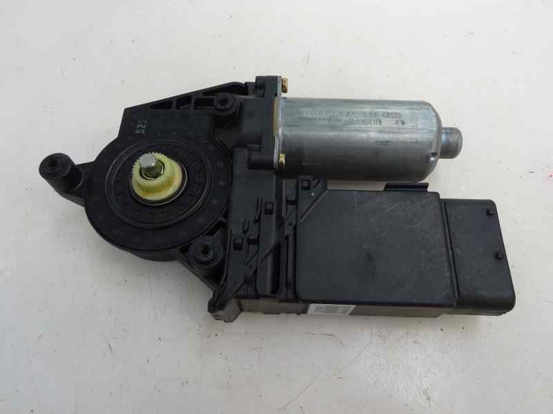 MOTOR ELEVALUNAS DELANTERO IZQUIERDO VOLKSWAGEN PASSAT 1.9 TDI MT 110CV | 81KW