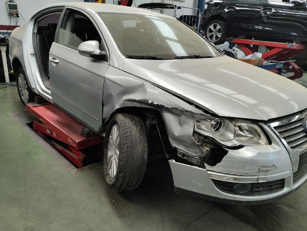 GUANTERA VOLKSWAGEN PASSAT 2005 2.0 TDI MT 140CV