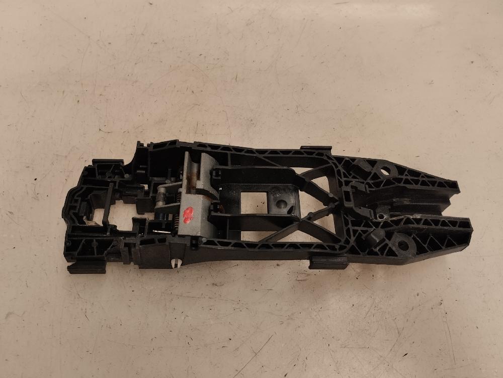 SOPORTE MANETA EXTERIOR PUERTA TRASERA IZQUIERDA SKODA FABIA 1.2 TSI MT 86CV