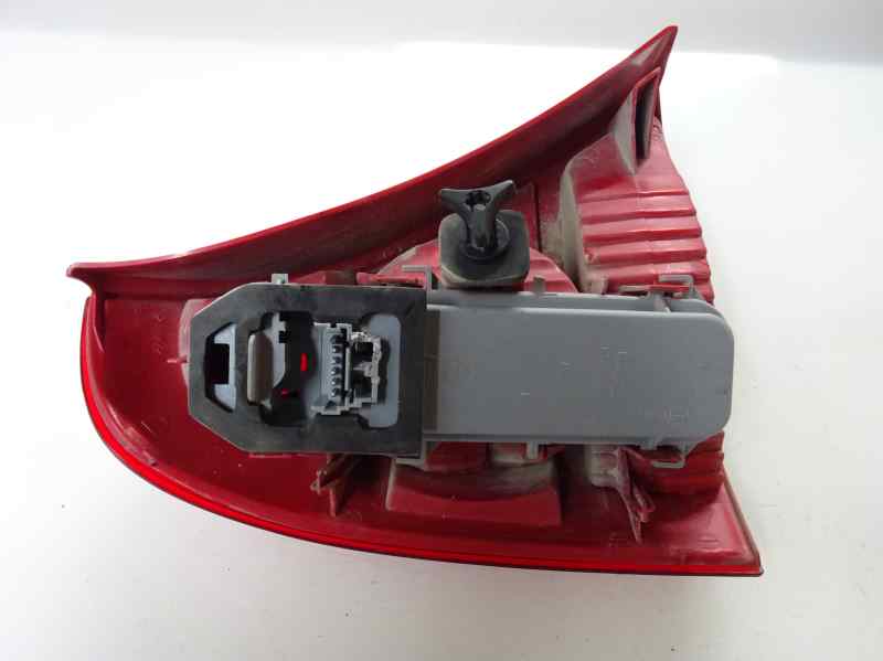 PILOTO TRASERO DERECHO RENAULT CLIO 2002 1.2 MT 75CV