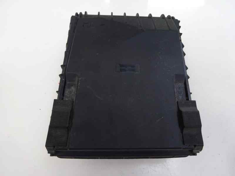 CAJA RELES FUSIBLES AUDI A3 2.0 TDI MT QUATTRO 140CV