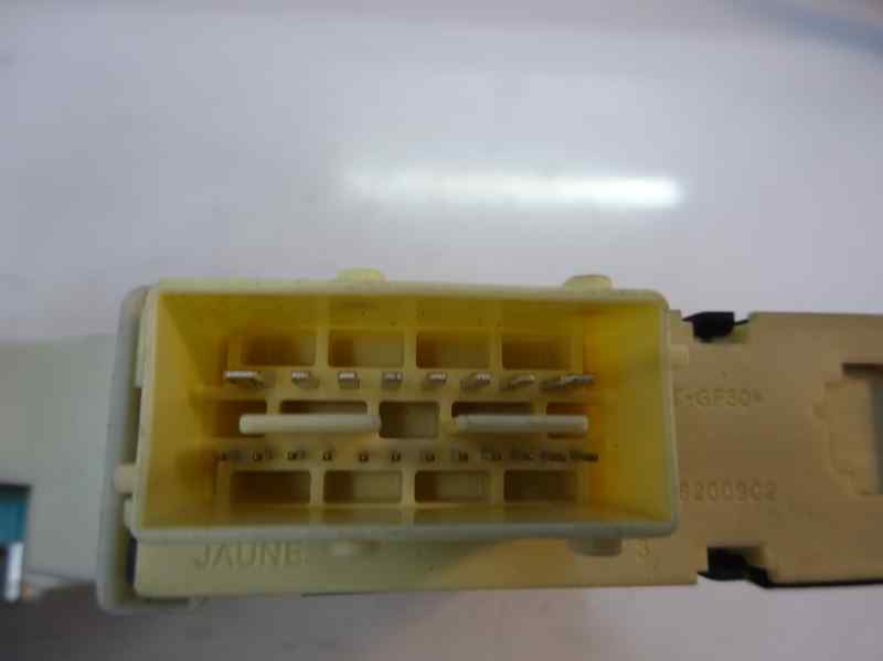 MOTOR ELEVALUNAS DELANTERO DERECHO CITROEN C4 2005 1.4 MT 88CV | 65KW