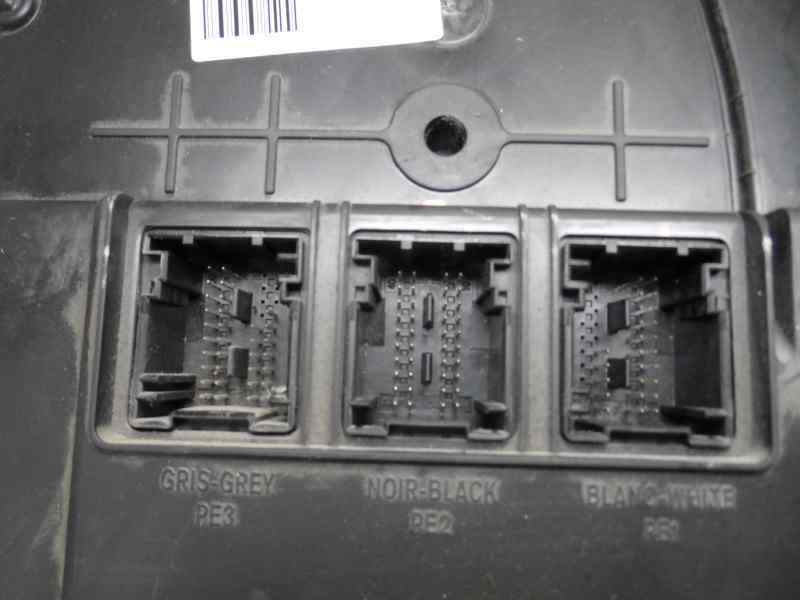 CAJA RELES FUSIBLES RENAULT MEGANE 1.6 MT 113CV