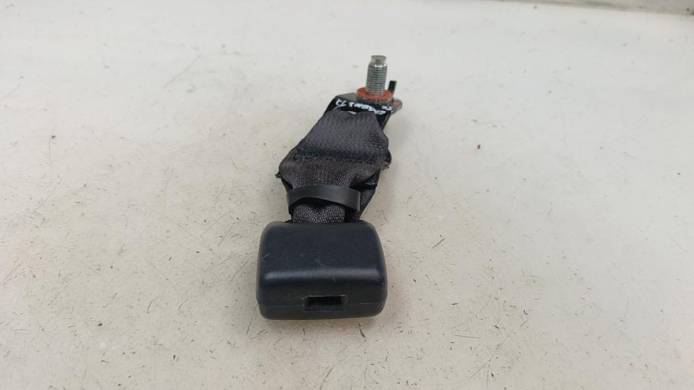 ANCLAJE CINTURON TRASERO CENTRAL KIA CARENS 1.6 MT 135CV | 99KW