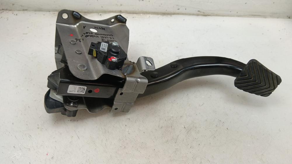 PEDAL EMBRAGUE KIA CEED 1.6 CRDI DCT 136CV