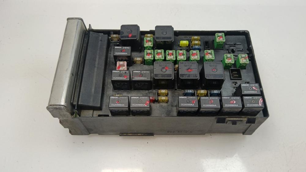 CAJA RELES FUSIBLES CHRYSLER VOYAGER 2.5 D MT 143CV