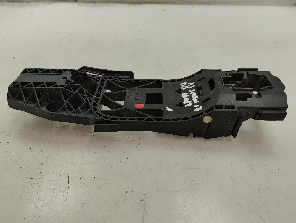 SOPORTE MANETA EXTERIOR DELANTERA DERECHA AUDI A3 2017 1.5 MT 150CV | 110KW