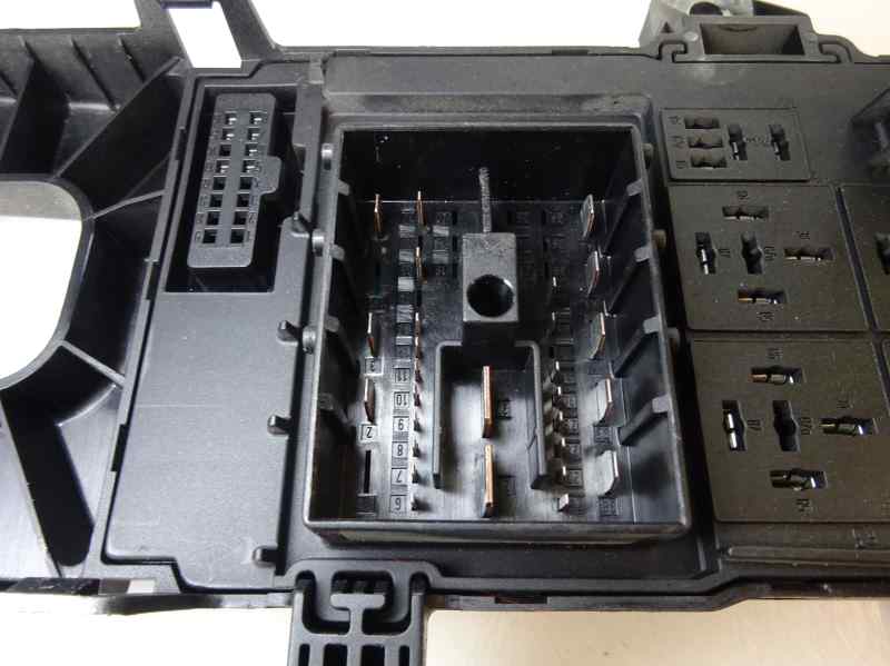 CAJA RELES FUSIBLES OPEL VECTRA 2003 2.2 DTI MT 125CV | 92KW