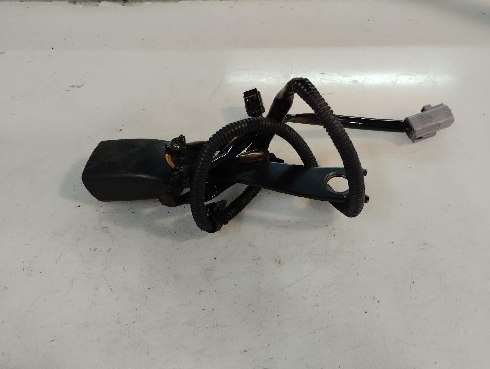ANCLAJE CINTURON DELANTERO IZQUIERDO TOYOTA COROLLA VERSO 2.2 TD MT 136CV